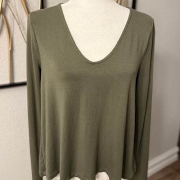 LOU & GREY V-neck Buttery Soft Top - Picture 2 of 14